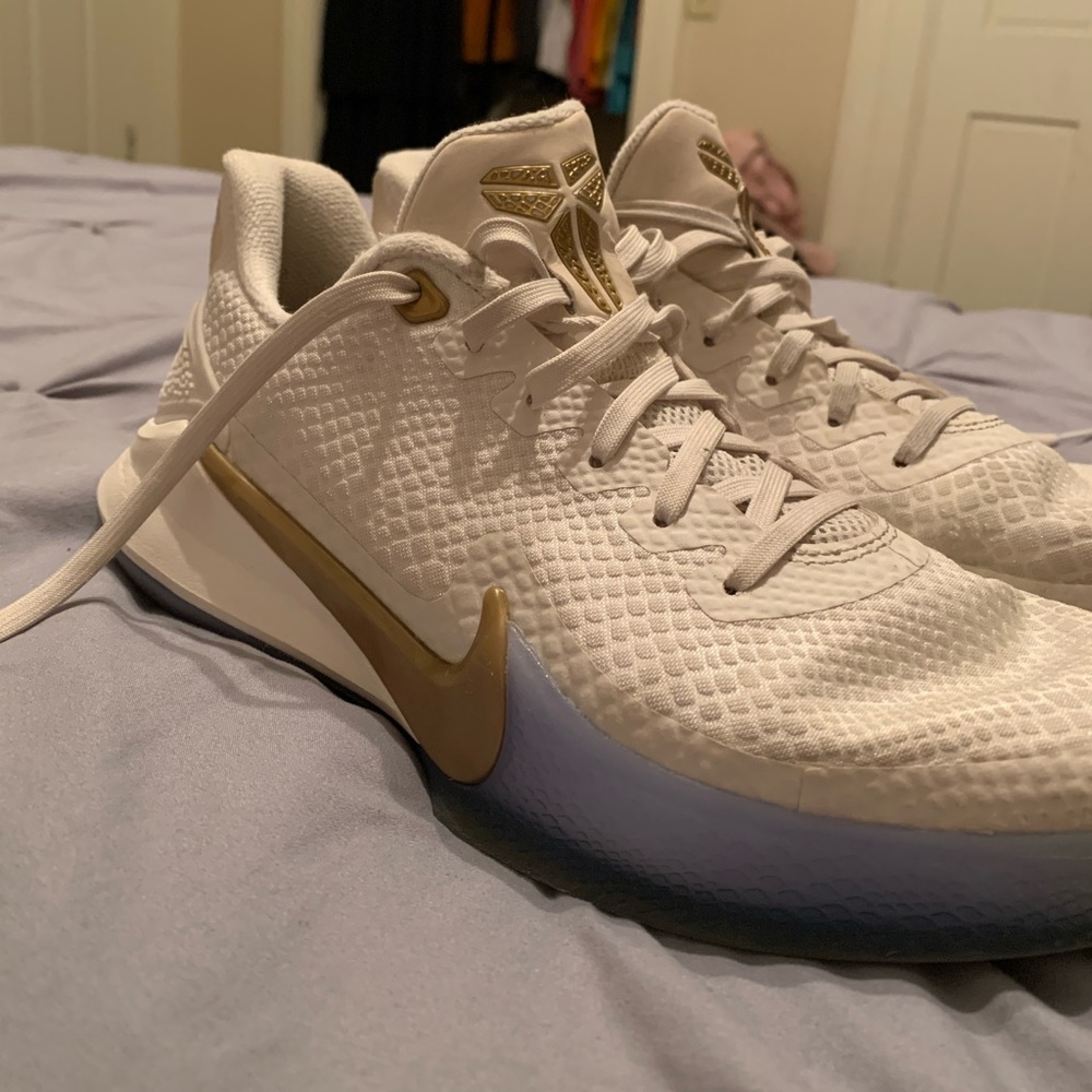 Kobe basketball shoes